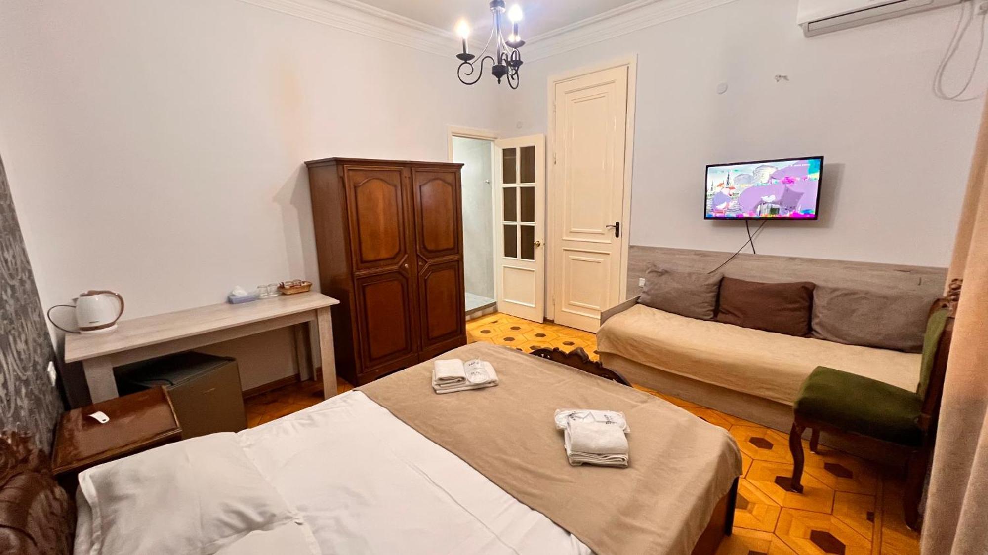 Elross Hotel 예레반 외부 사진