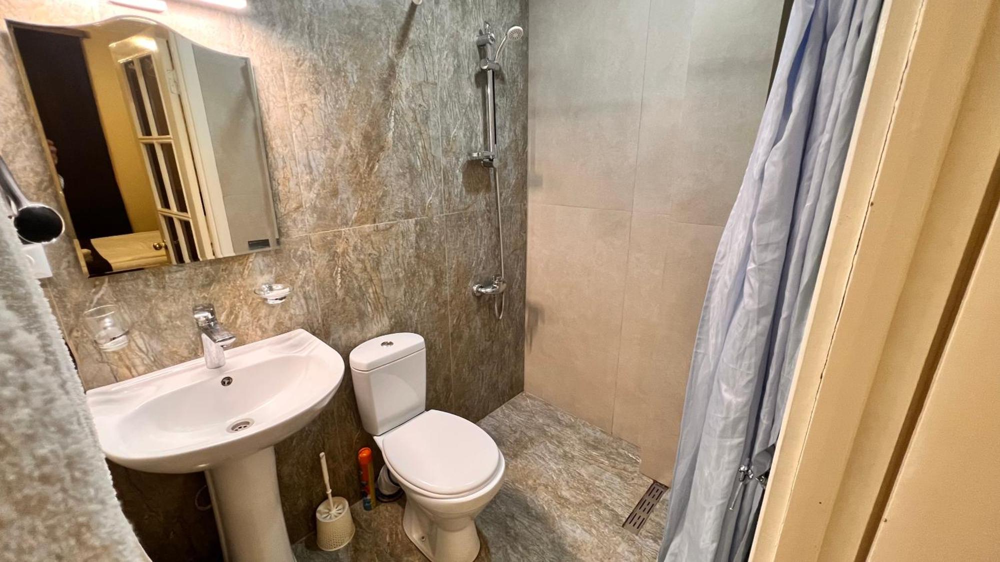 Elross Hotel 예레반 외부 사진