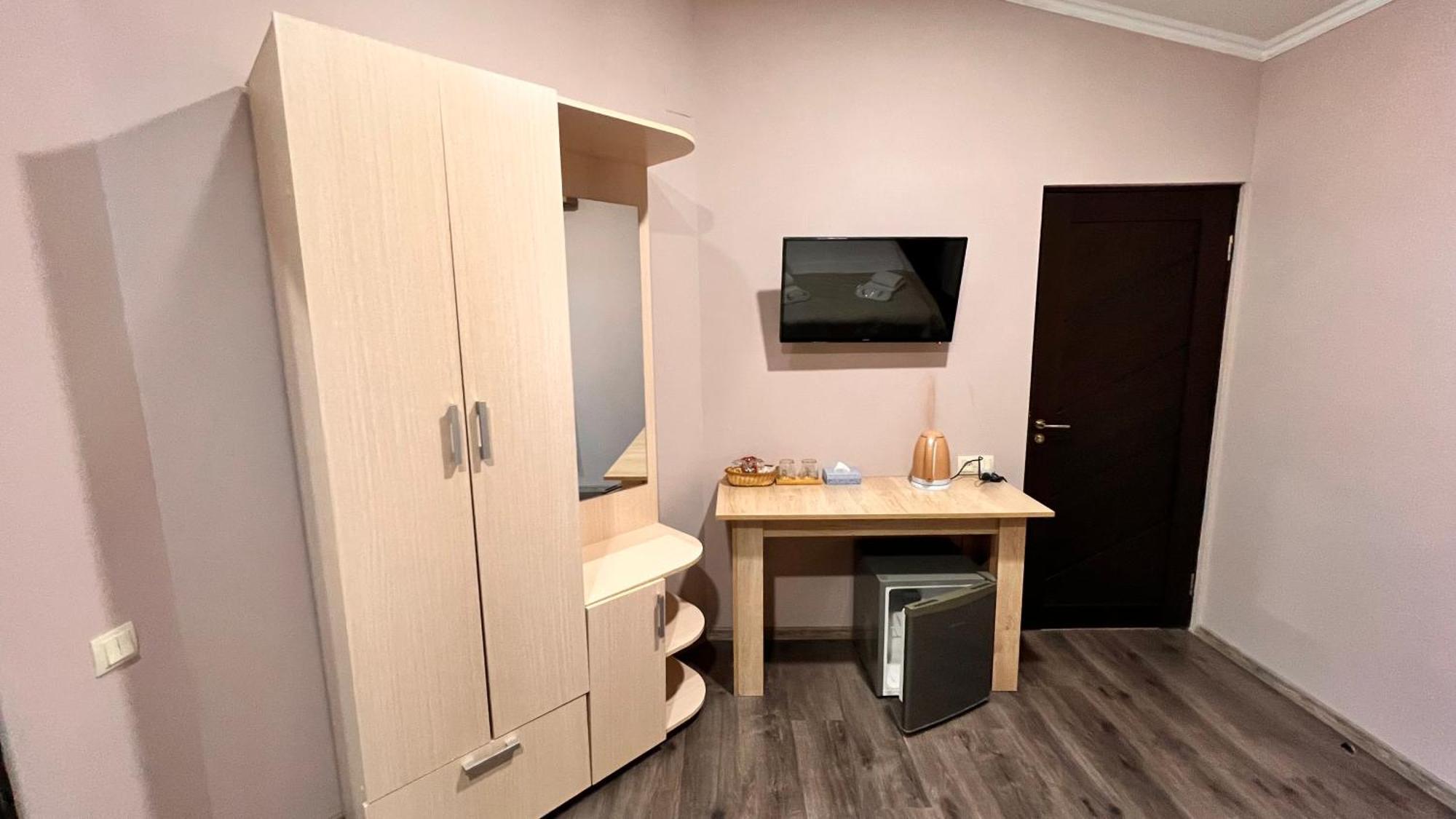Elross Hotel 예레반 외부 사진