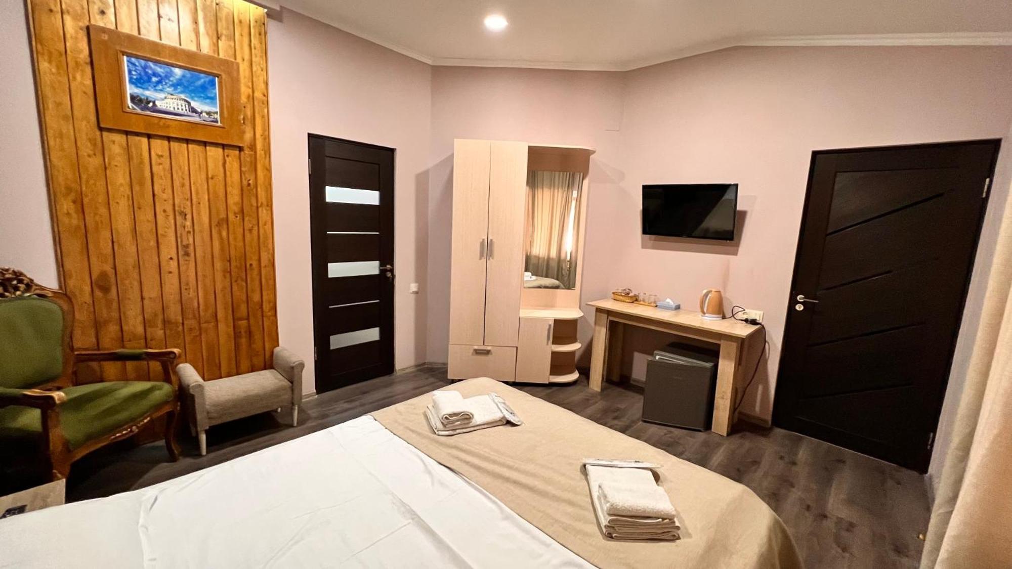Elross Hotel 예레반 외부 사진